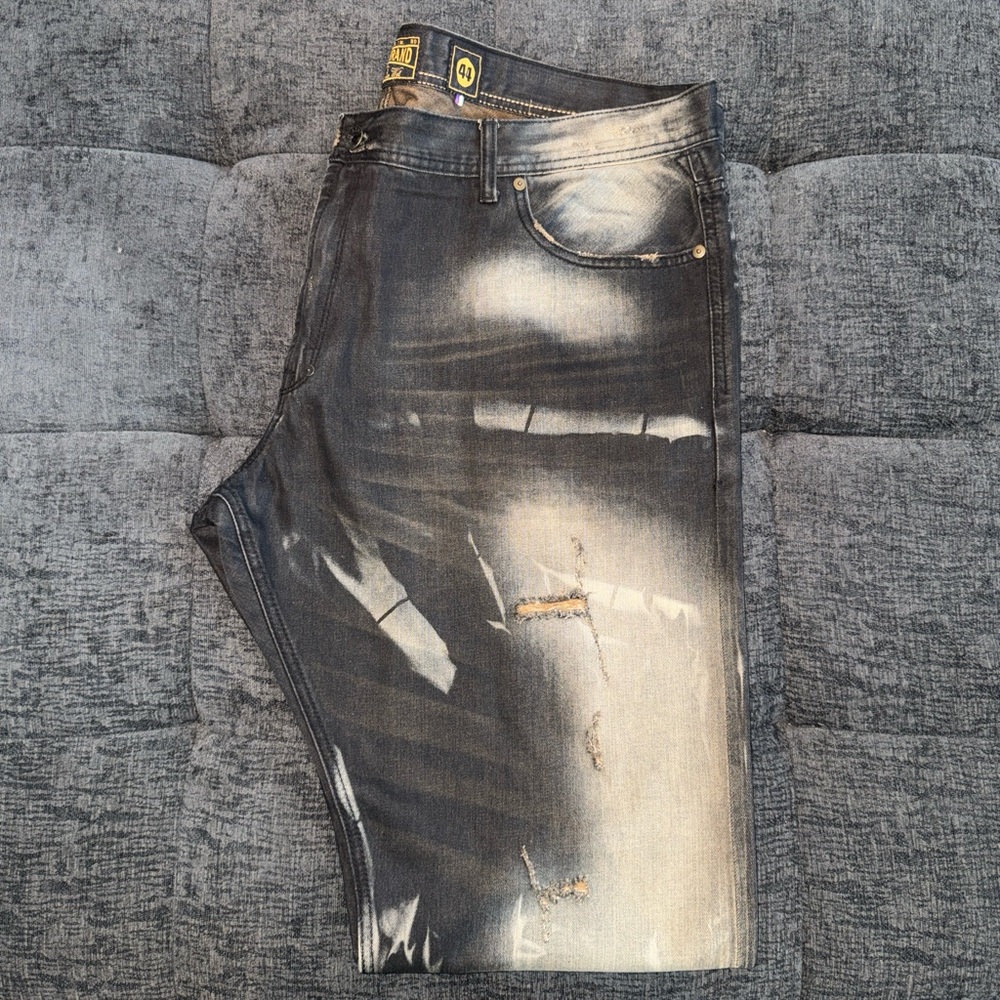 Akoo Distressed Jeans
